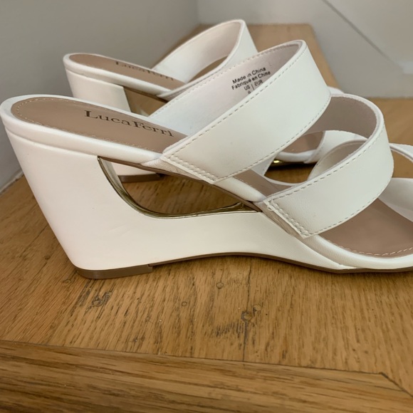 Summer Sandals - New in Box - Picture 5 of 7